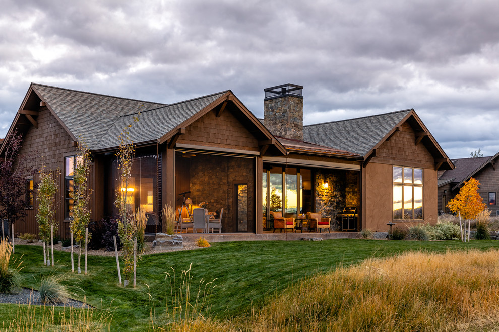 Mid-sized mountain style patio photo