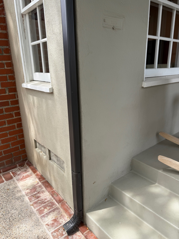 Stucco/Window Trim
