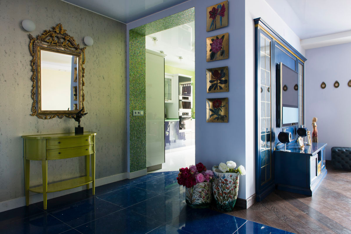 Гостиная и холл