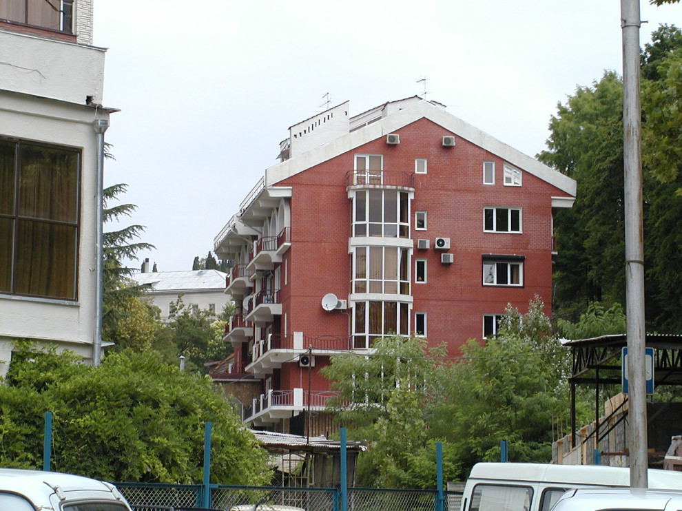 Многоквартирный жилой дом в Центральном районе г. Сочи