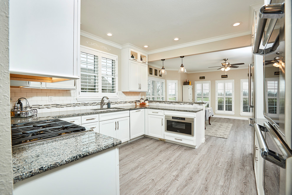 White and Grey Kitchen Kitchen St Louis by Fulford Home