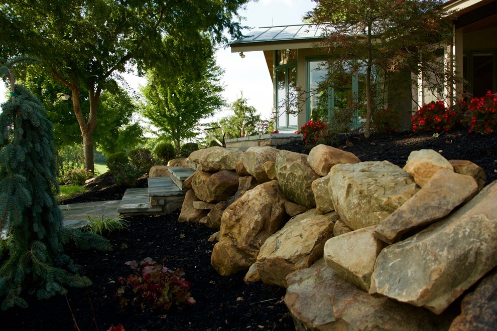 Home design - rustic home design idea in Cincinnati