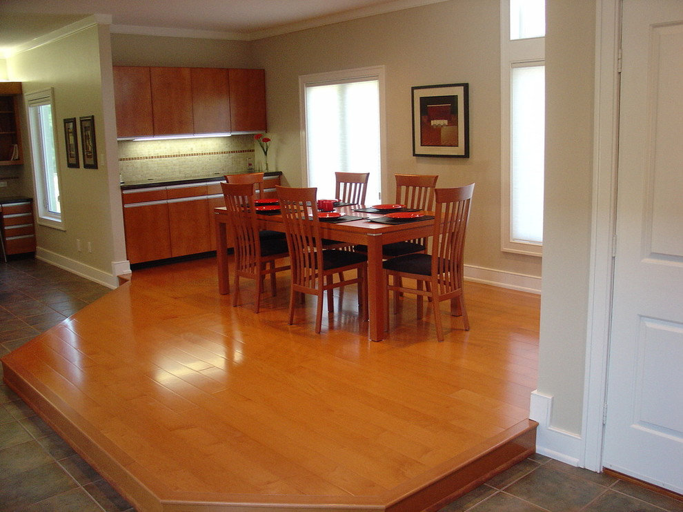 Dining room - dining room idea in Austin