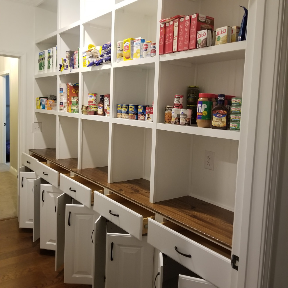 Pantry in Mt. Vintage