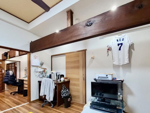 梁表し japanisch-modern-schlafzimmer