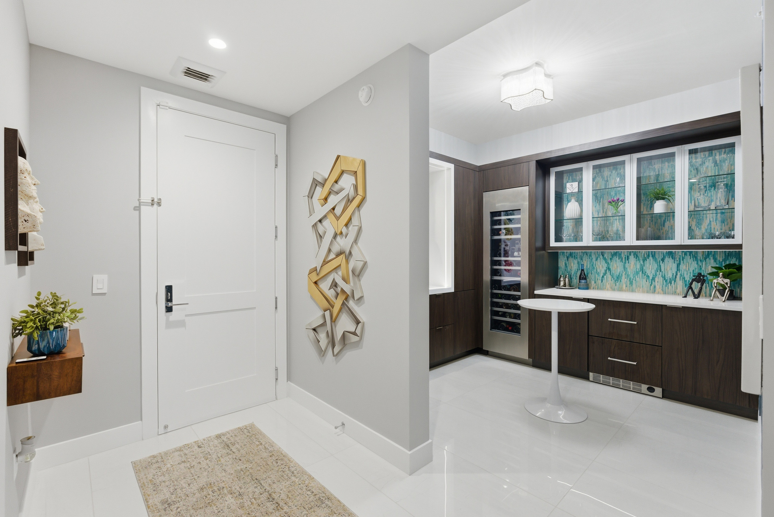 We Love Travel and Art