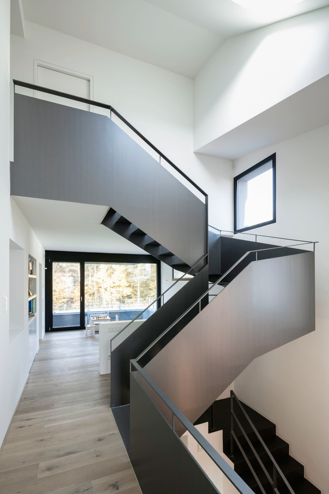 This is an example of a contemporary staircase in Cologne.