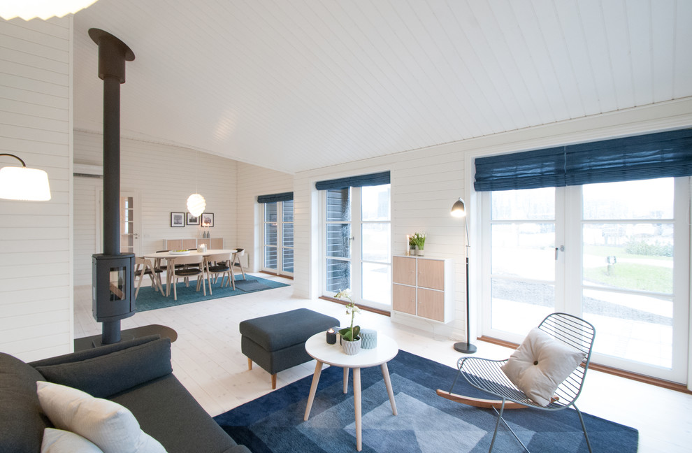 This is an example of a scandinavian living room in Esbjerg.