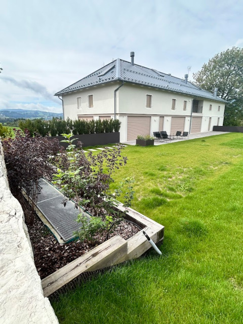 Giardino LV contemporary-garden