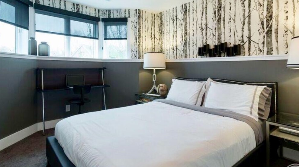 Inspiration for a transitional home design remodel in Chicago