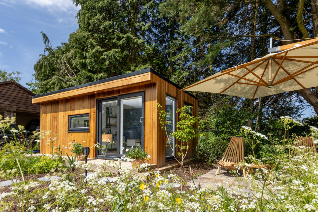 Cedar Garden Office contemporary-shed