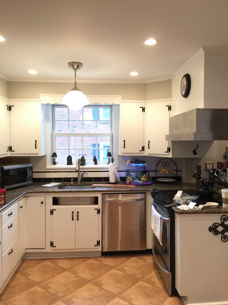 Photo of a country kitchen in Baltimore.