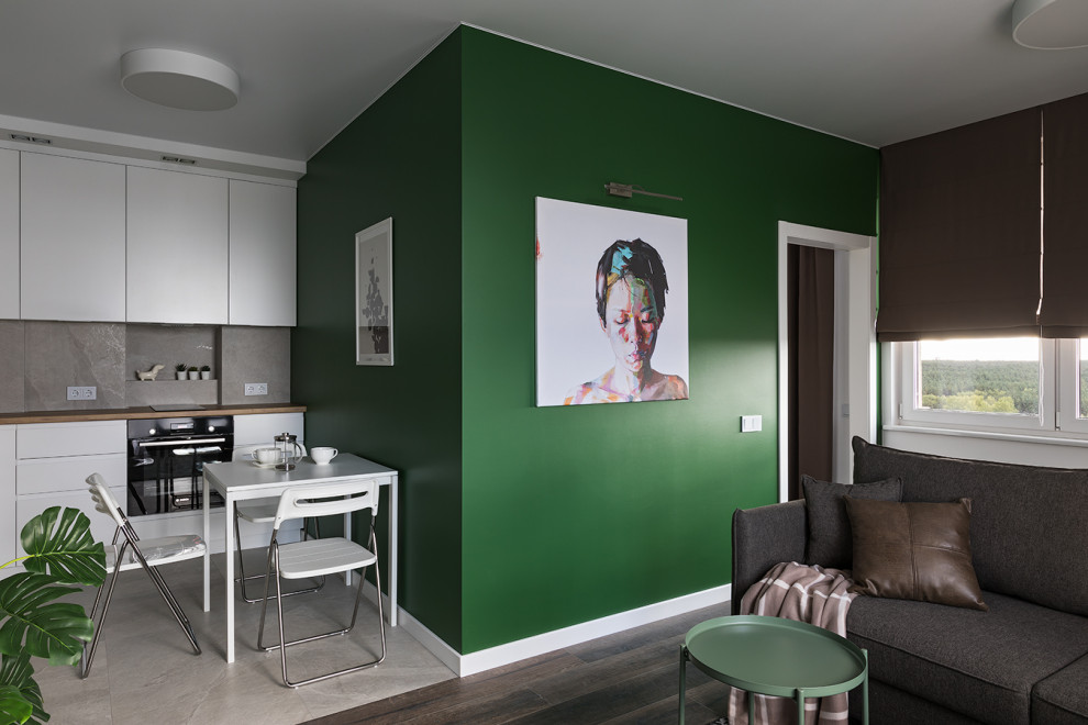 Арендная квартира с зеленой стеной в г. Минске.