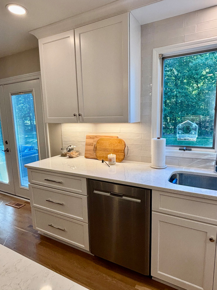 Avon Lake Landerwood Lane Kitchen