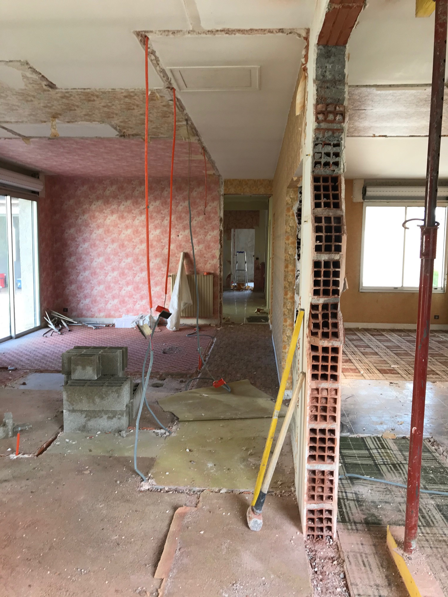Rénovation d'une maison individuelle de 160 m² et modification de clôture