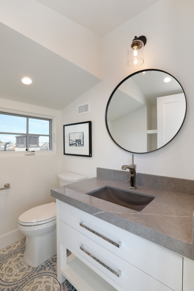 Example of a transitional bathroom design in Orange County