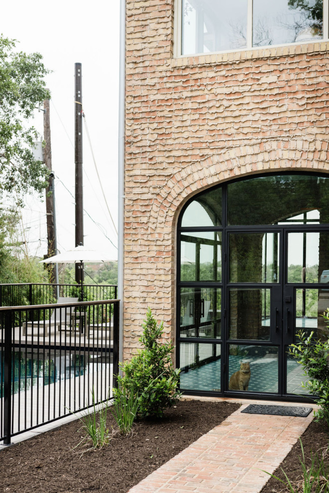 Home design - transitional home design idea in Austin