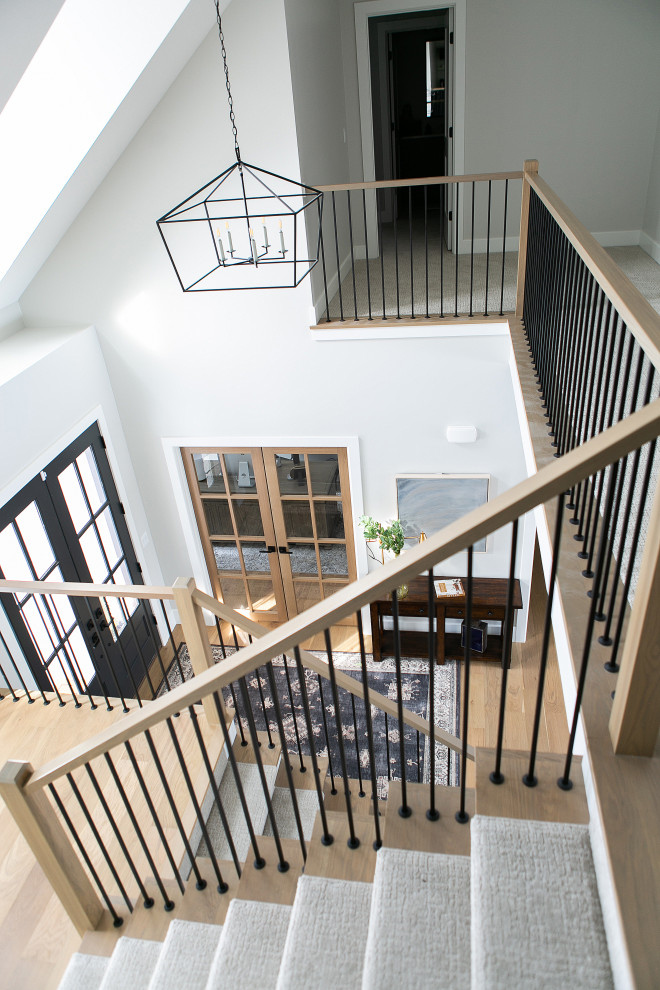 Example of a transitional home design design in Chicago