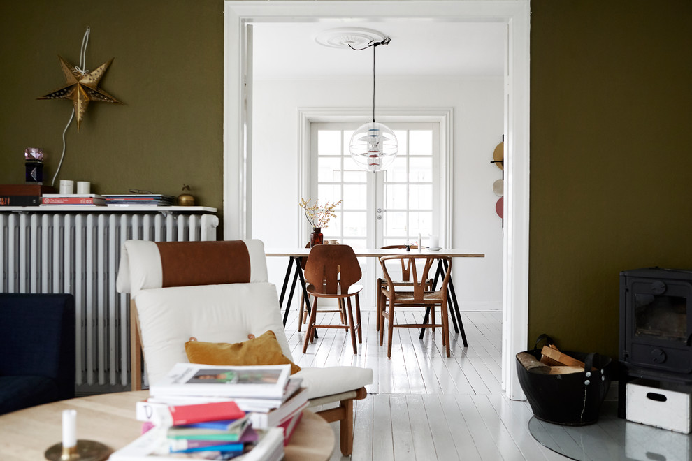 This is an example of a scandinavian dining room in Aarhus.