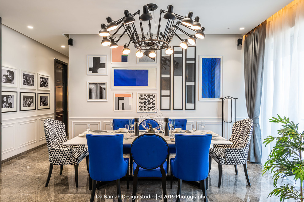Design ideas for an eclectic dining room in Mumbai.