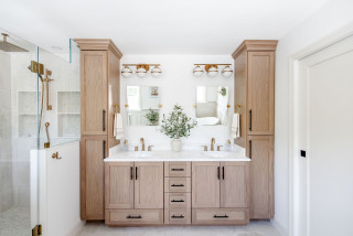 12 Bathrooms With Double Vanities Designed for Easy Mornings (12 photos)