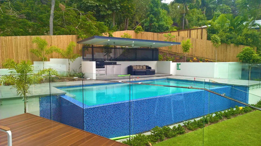 Photo of a contemporary pool in Brisbane.