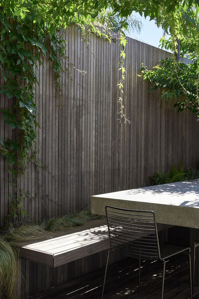 Design ideas for a small contemporary courtyard formal garden in Other.