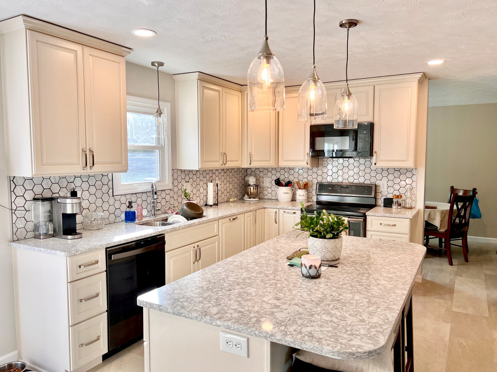 Example of a mid-sized mountain style l-shaped beige floor and ceramic tile eat-in kitchen design in Cleveland with white cabinets, white backsplash, stainless steel appliances, an island, multicolored countertops, a farmhouse sink, shaker cabinets, quartzite countertops and ceramic backsplash