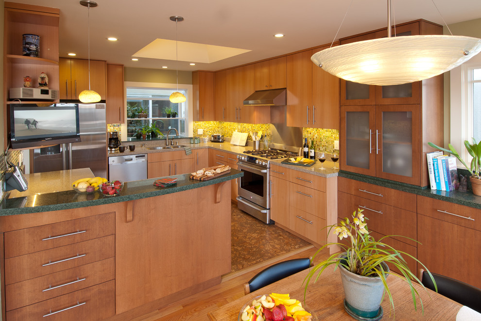 Design ideas for a contemporary l-shaped kitchen in San Francisco.