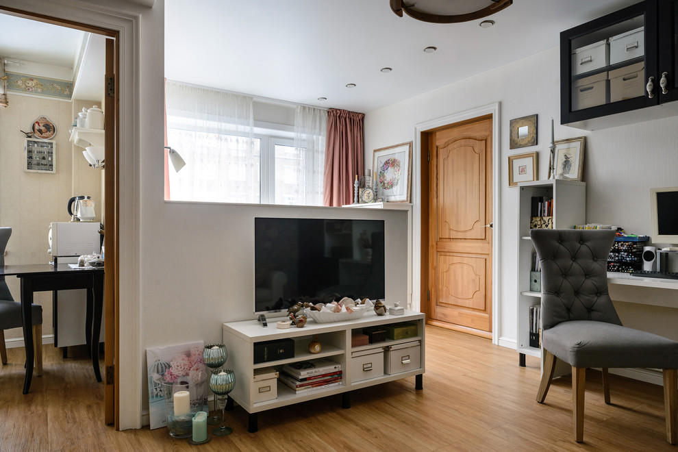 Сапожник с сапогами