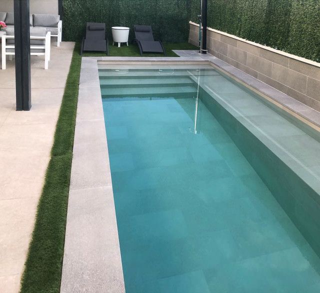Proyectos de gres porcel&aacute;nico Cer&aacute;mica Mayor modern-pool