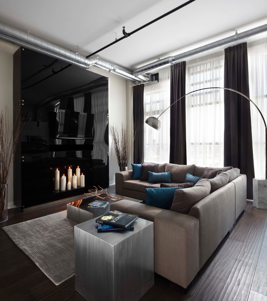 Contemporary open concept living room in Toronto.