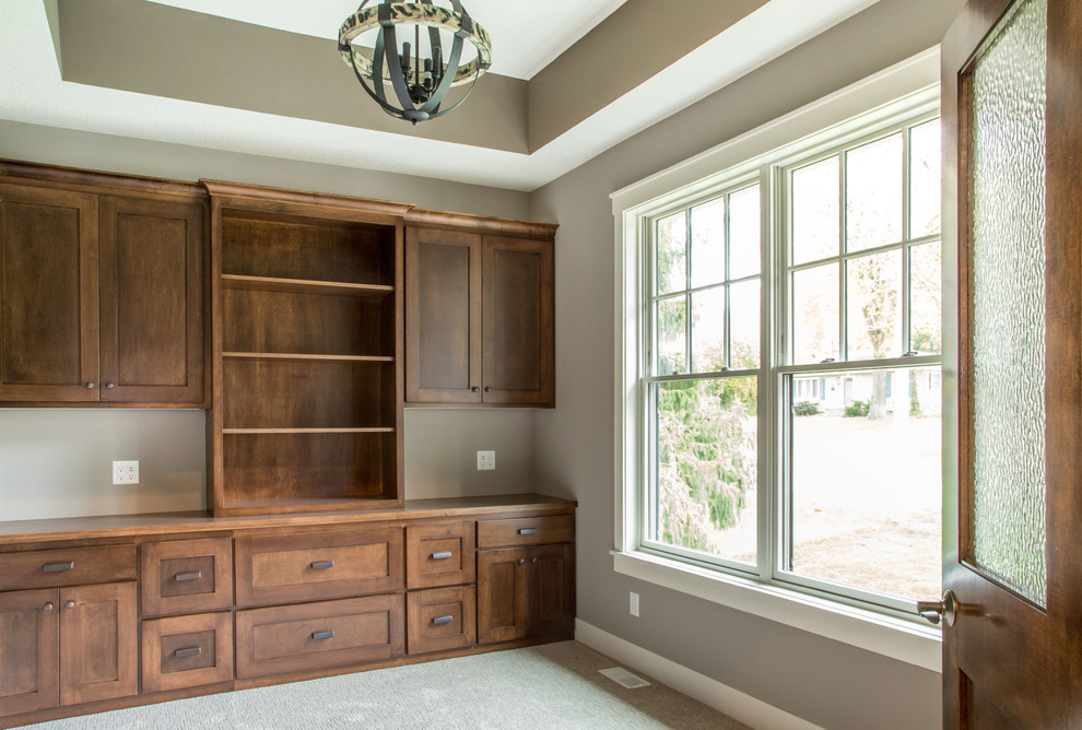 Transitional home design photo in Minneapolis