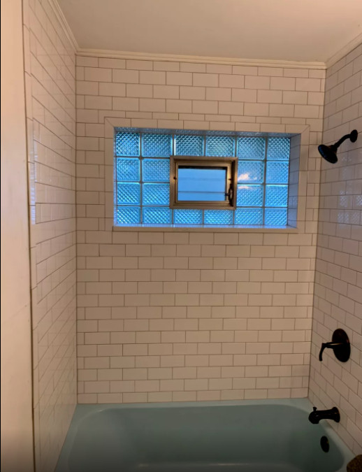 Bathroom - bathroom idea in Chicago