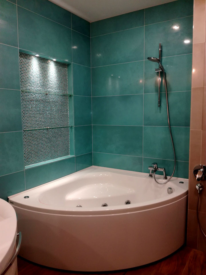 Mittelgroßes Klassisches Badezimmer in Moskau