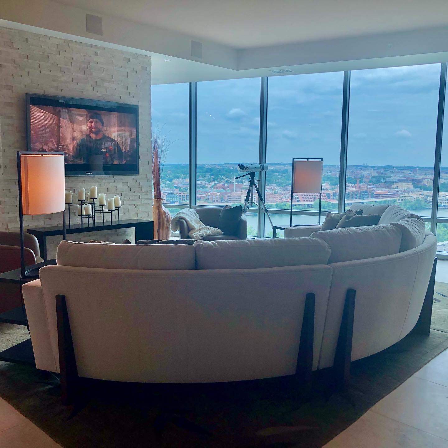 Rosslyn Penthouse