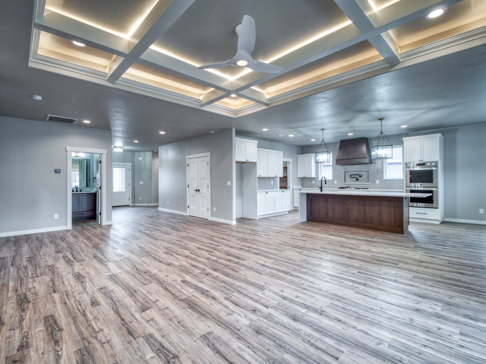 Home design - transitional home design idea