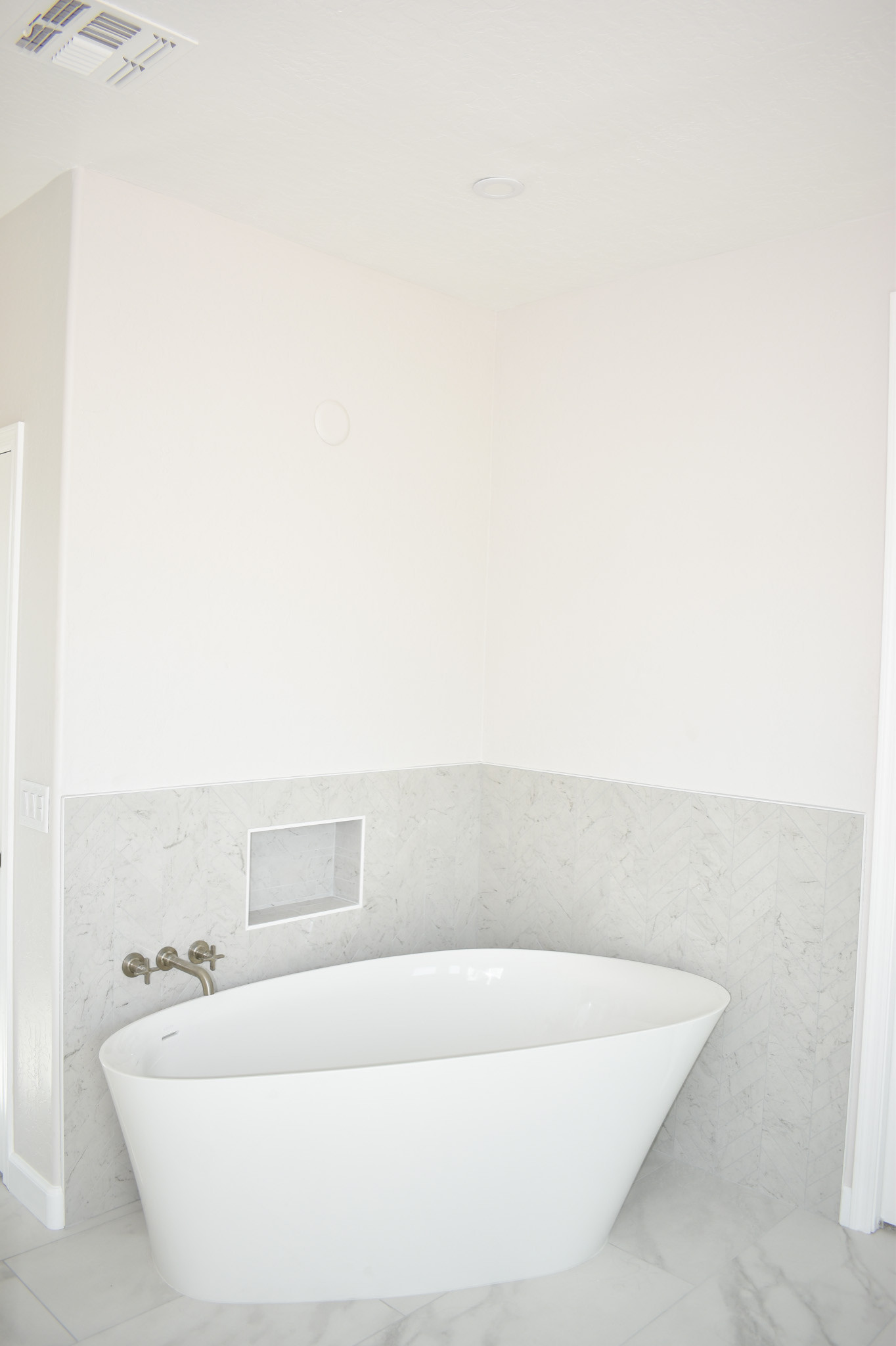 Acoma Primary Bath