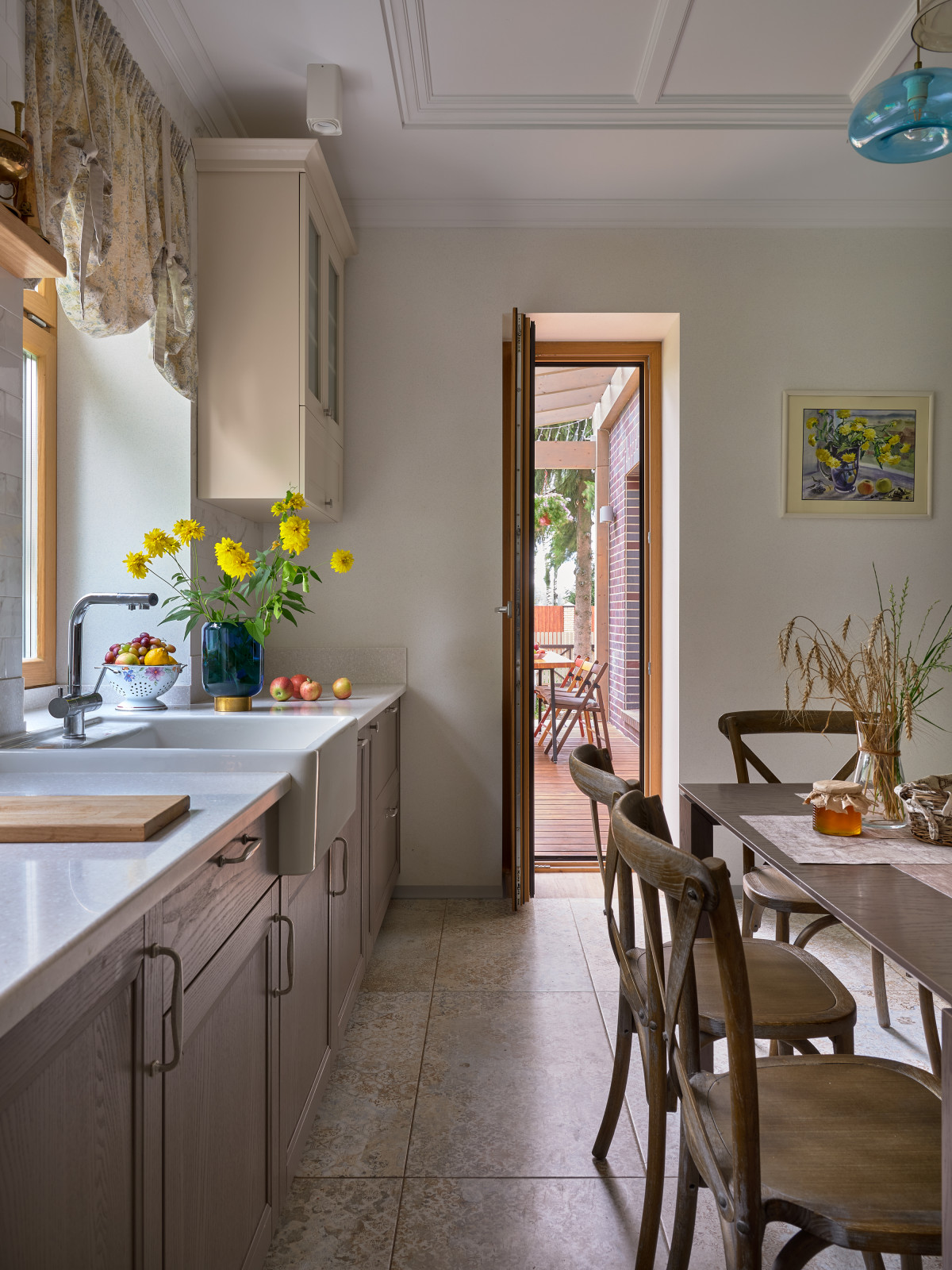 Кухня в загородном доме