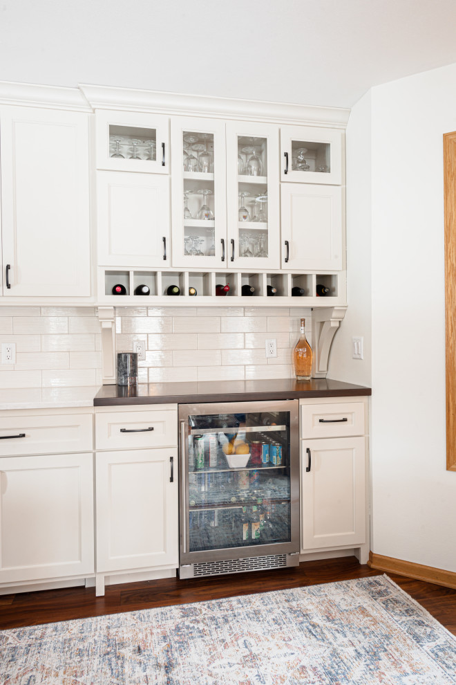 Kitchen - transitional kitchen idea