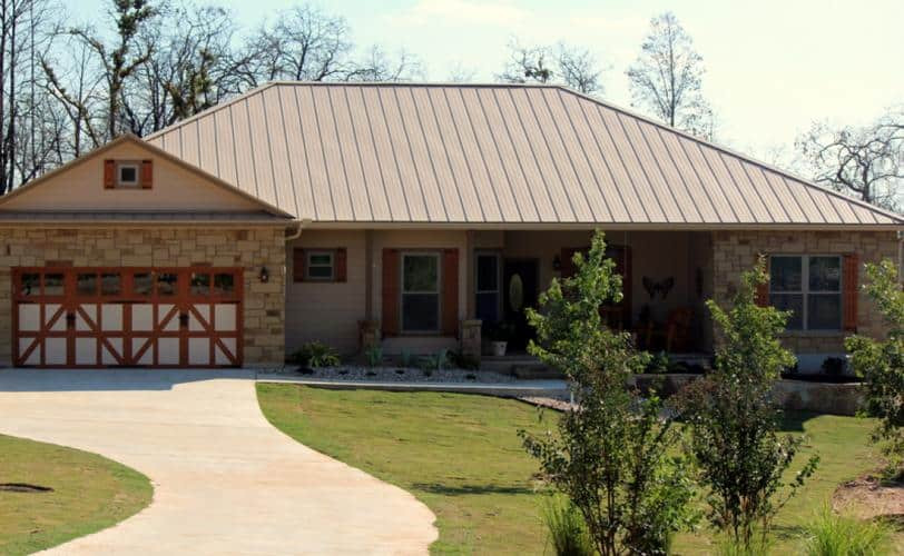 Transitional home design photo in Austin