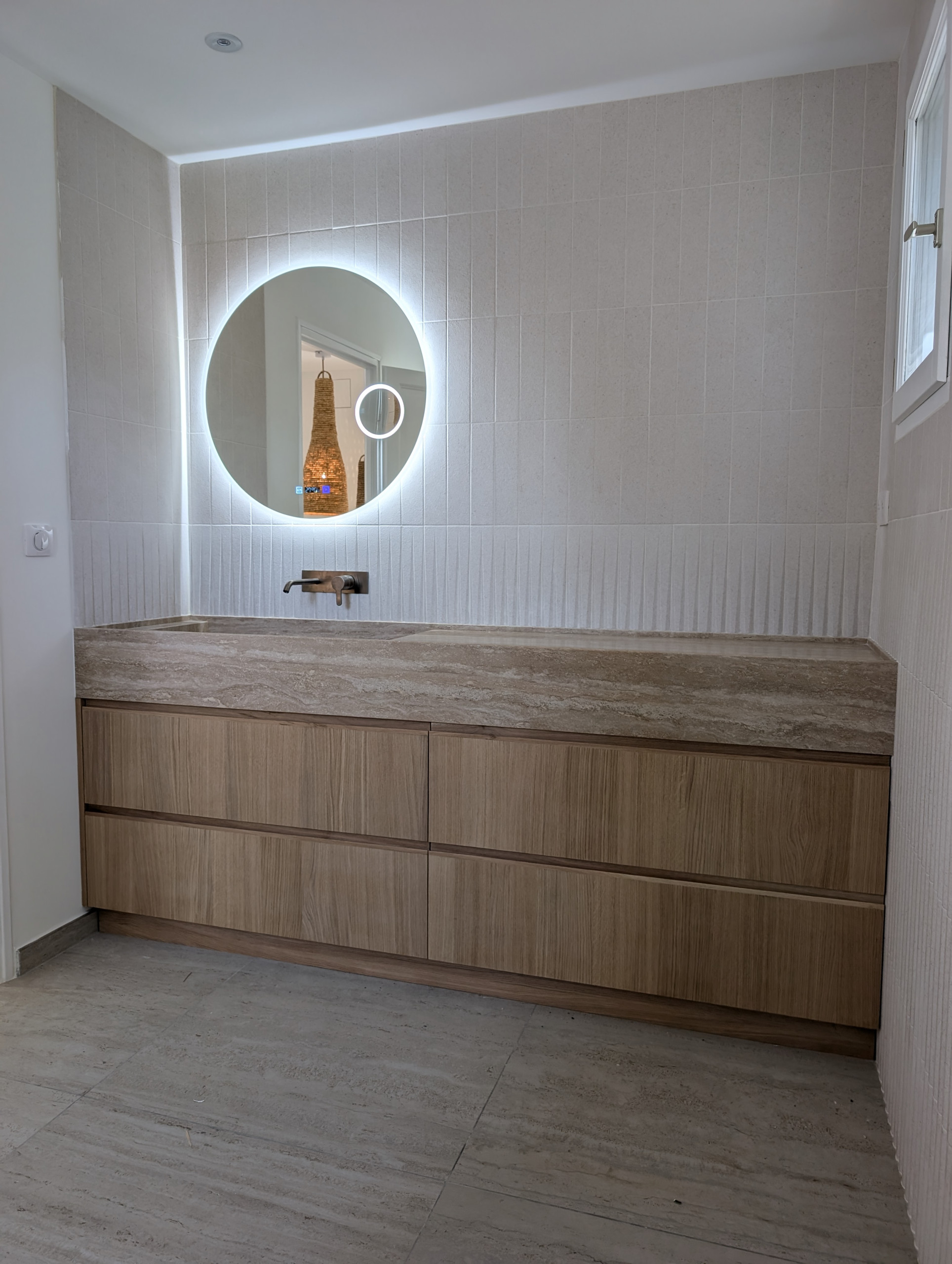 Agencement d'une chambre et d'une salle de bain