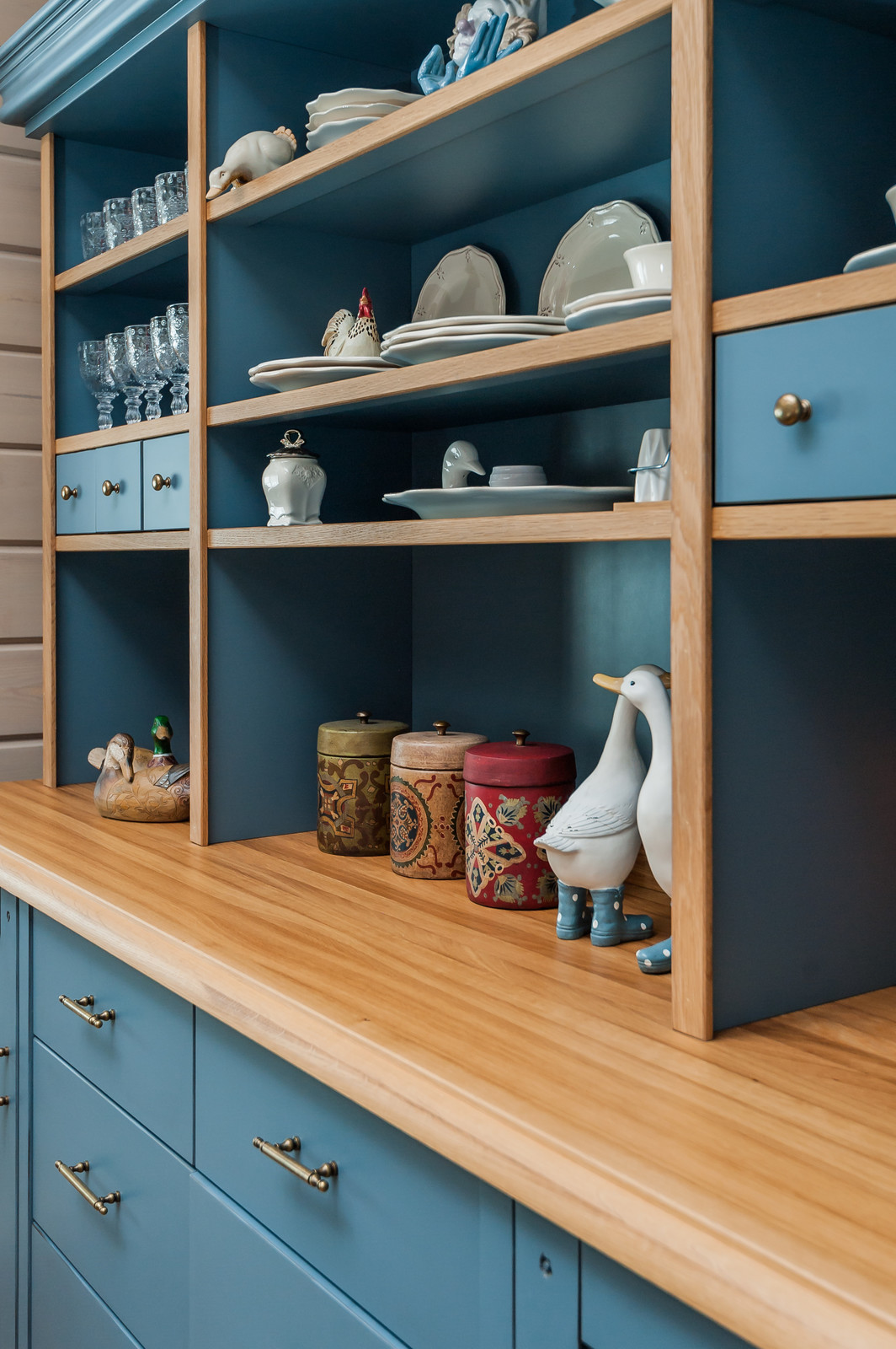 ДЕРЕВЯННЫЙ ДОМ В СТИЛЕ АНГЛИЙСКИЙ КАНТРИ.