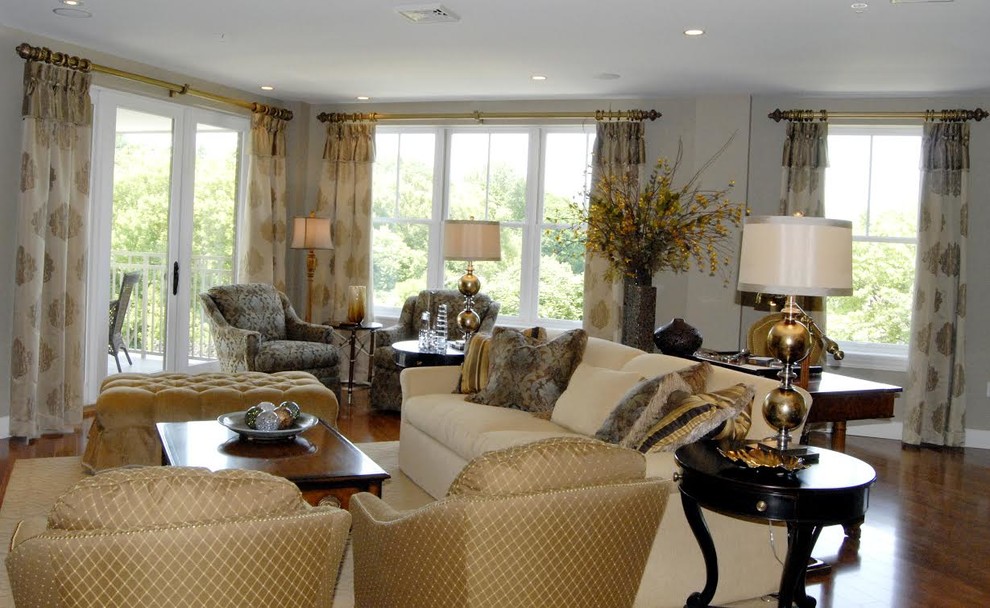 Home design - transitional home design idea in Boston