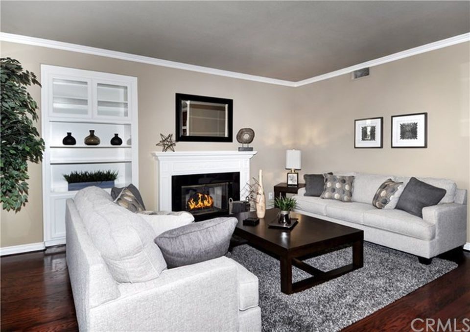 Inspiration for a transitional home design remodel in Orange County