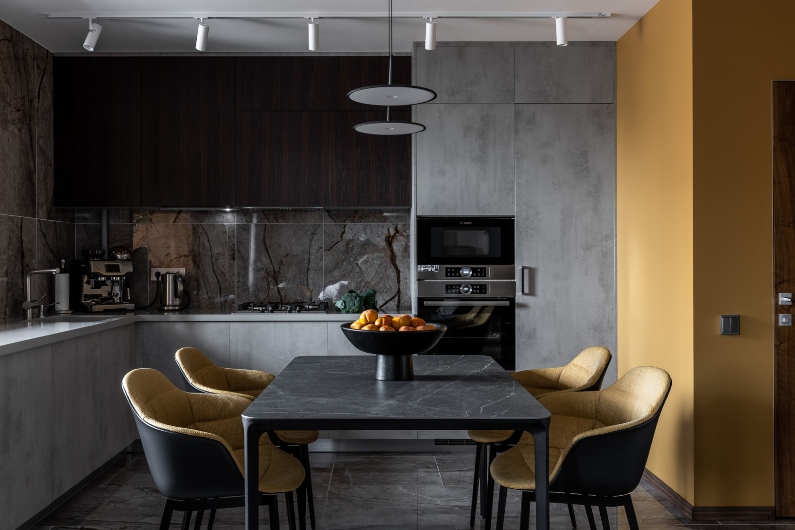 Серый и горчица