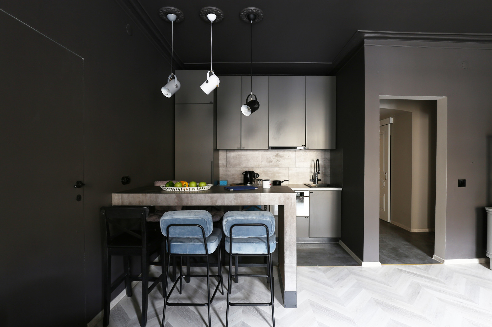 Чёрное и белое