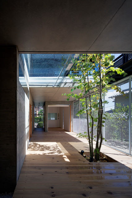 40/20 house moderno-terraza-y-balcon
