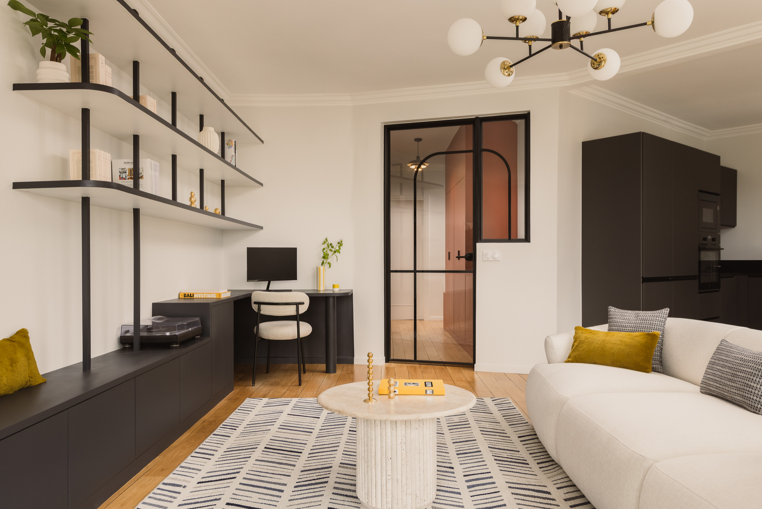 Circulations, courbes et nouvelle respiration pour ce 105m2