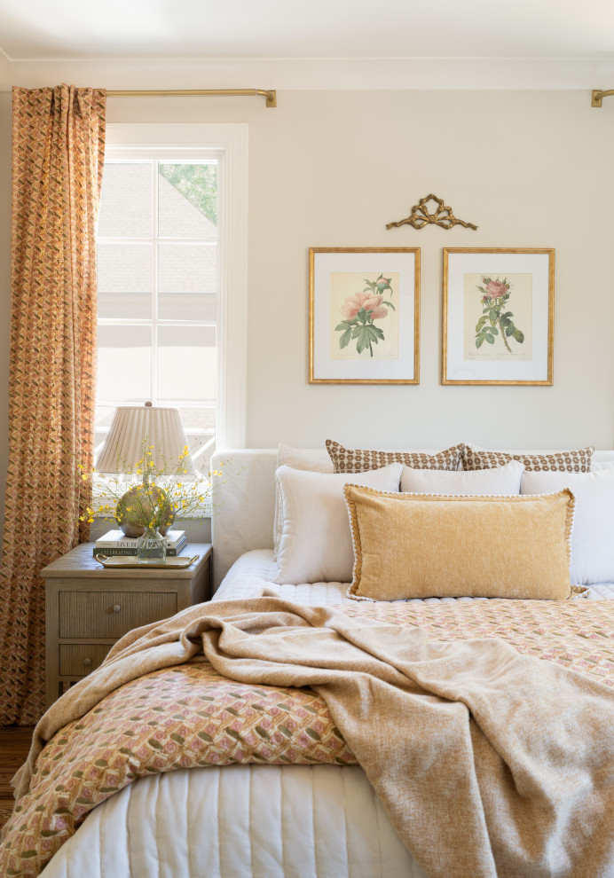 Inspiration for a timeless bedroom remodel in Nashville